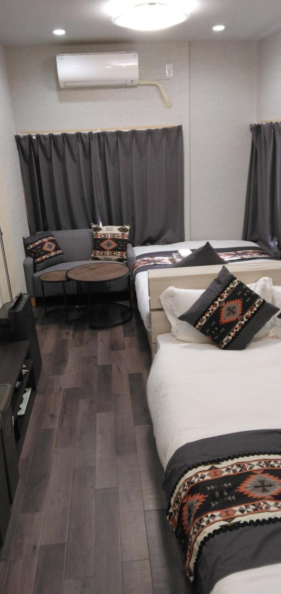 15, Yahiro 4a, 2nd Floor Of An Apartment *